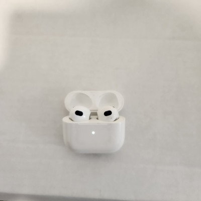 Apple AirPods (3rd Generation) with Lightning Charging Case